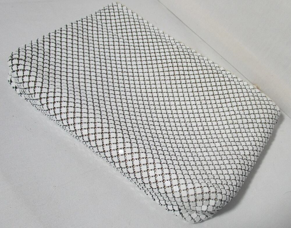 Bueno White Metal Mesh Clutch Evening Purse 9x6 inches Zip Pocket Minimalist Bag